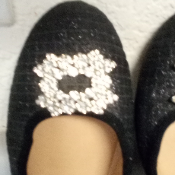 ~Badgley Mischka Blingin flats~ - Picture 2 of 5